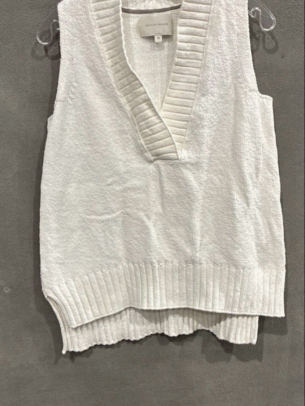 Brochu Walker Women's White Textured V-Neck Ribbed Sweater Vest Sz XS